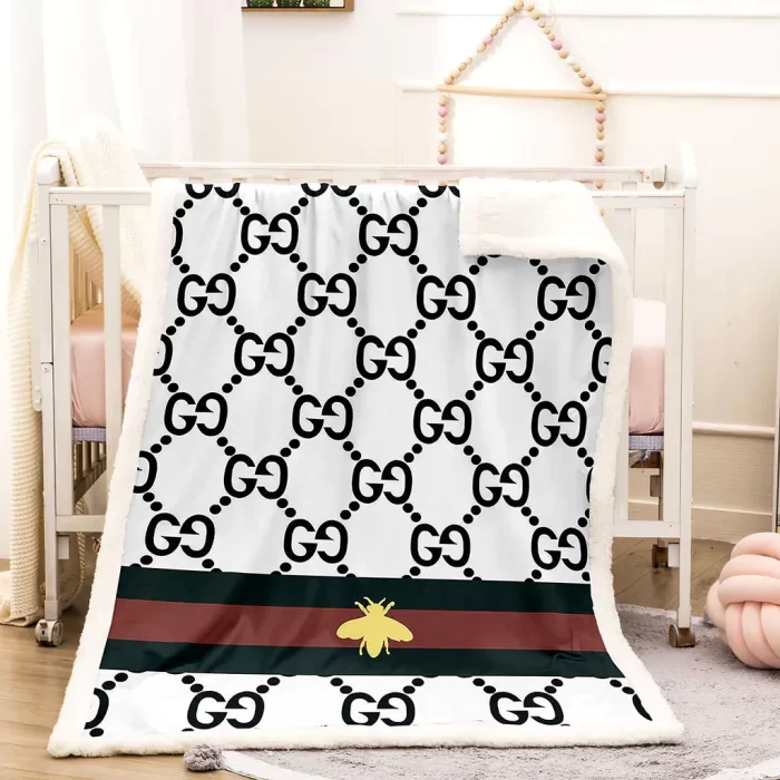 Gucci Bee White Logo Beige Luxury Brand Premium Fleece Sherpa Blanket Sofa Decor BL3031