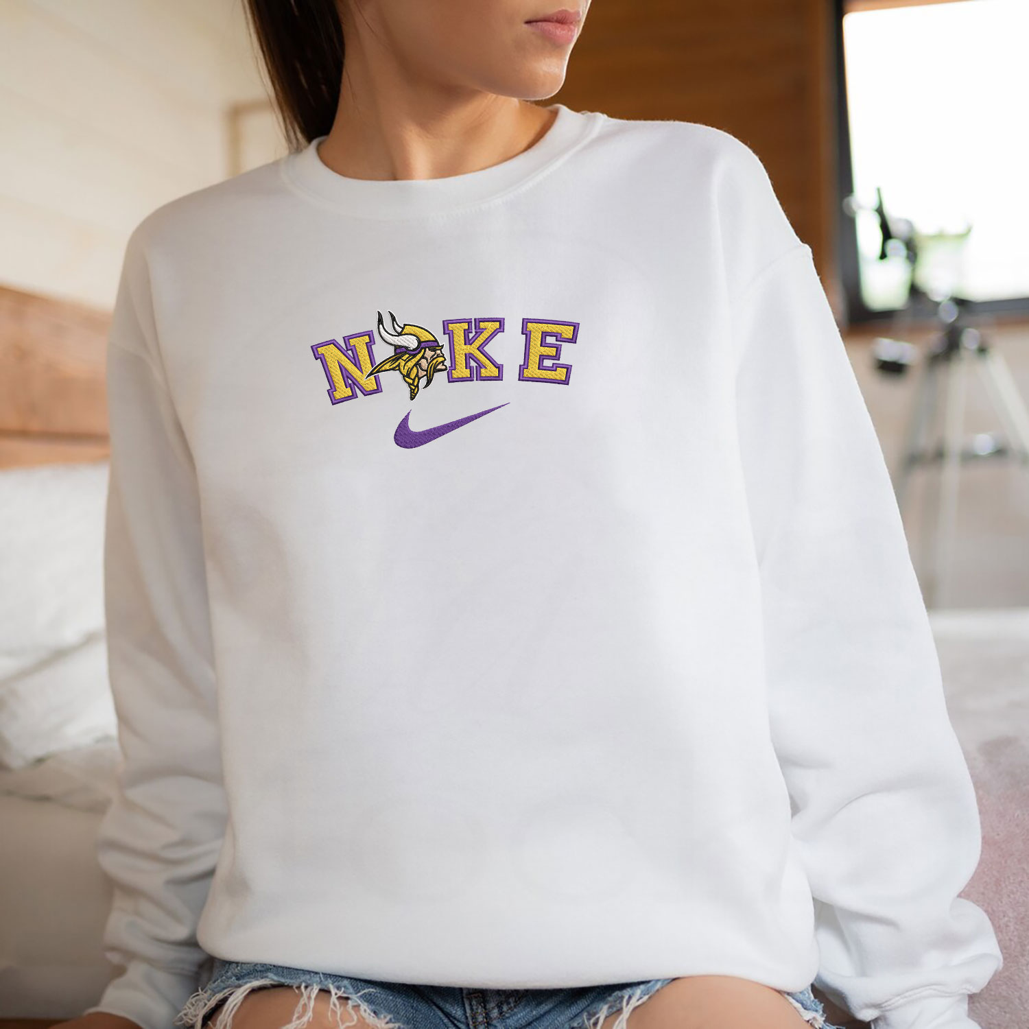 Nike-Minnesota-Vikings-Logo-Embroidered-Sweatshirt-EBS2248-4